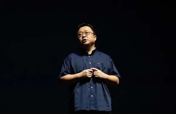 羅永浩錄音風波未了！&ldquo;華與華&rdquo;兄弟要賣上市公司控制權了